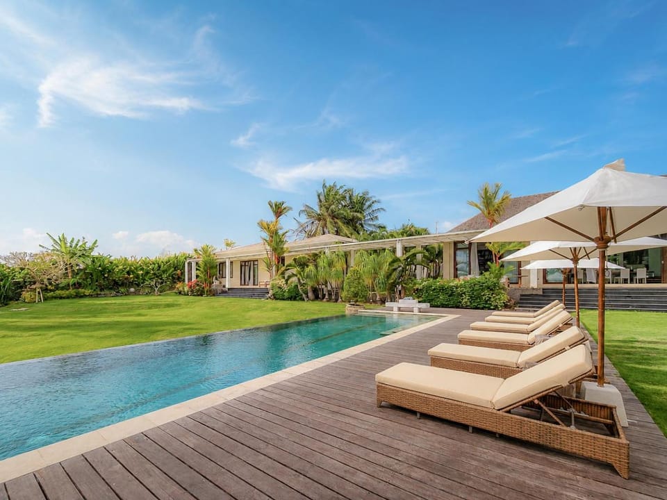 Property building, Garden, Garden view, Pool view, Swimming pool, Breakfast