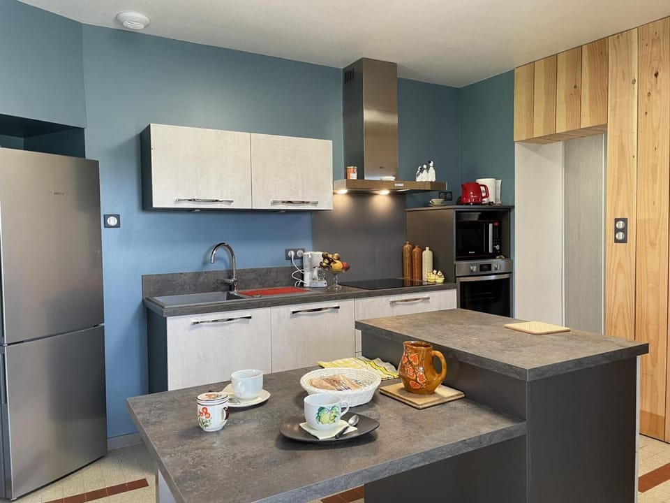 Gîte rénové à Pierrefitte-sur-Loire avec jardin et parking - FR-1-489-347 House in Auvergne-Rhône-Alpes