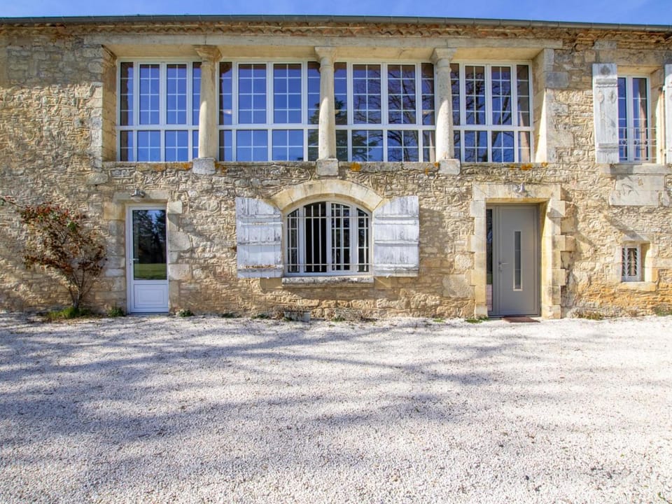 Grande maison rénovée avec piscine privée et parc, idéale pour vacances en famille en Dordogne - FR-1-616-216 House in Nouvelle-Aquitaine