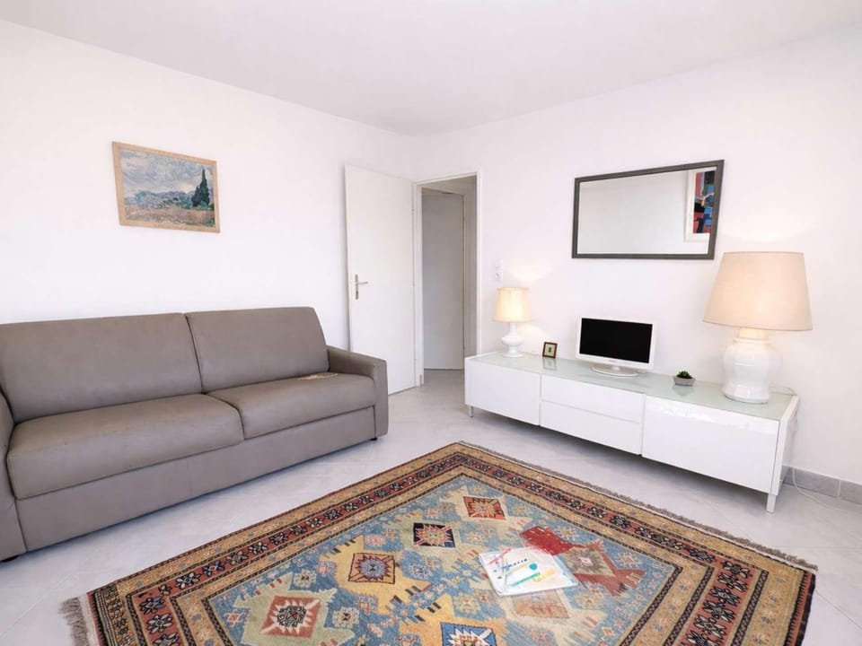 Appartement avec climatisation et parking - 4 pers. - FR-1-226A-121 Apartment in Saint-Raphael