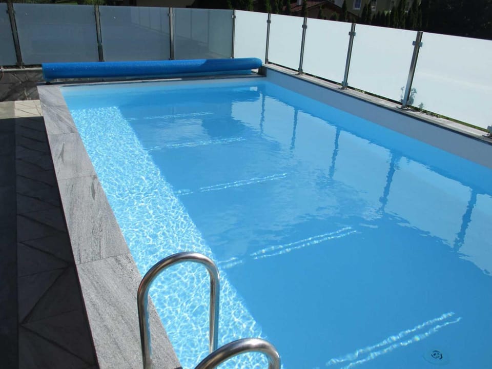 Swimming pool, Swimming pool