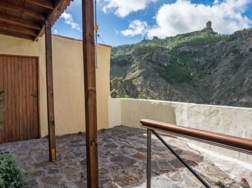 Balcony/Terrace, Mountain view