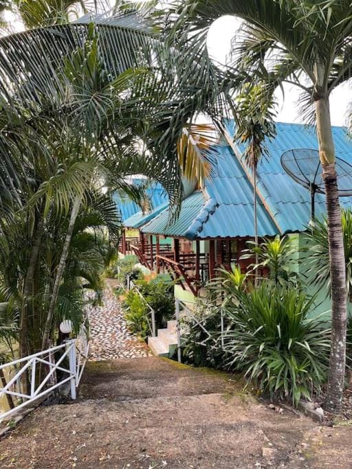 เพชร การ์เด้น -Phet Garden Resort, Nakhonthai 1 Hotel in Laos