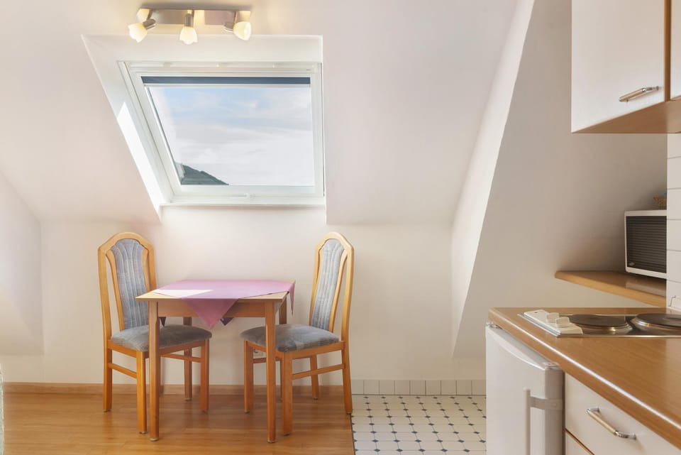 Property building, Kitchen or kitchenette, Living room