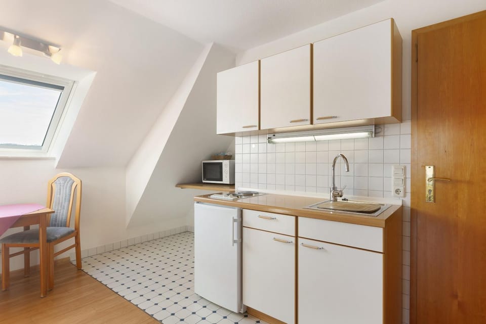 Property building, Kitchen or kitchenette, Living room