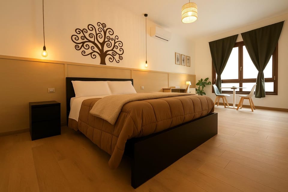 Photo of the whole room, Bedroom