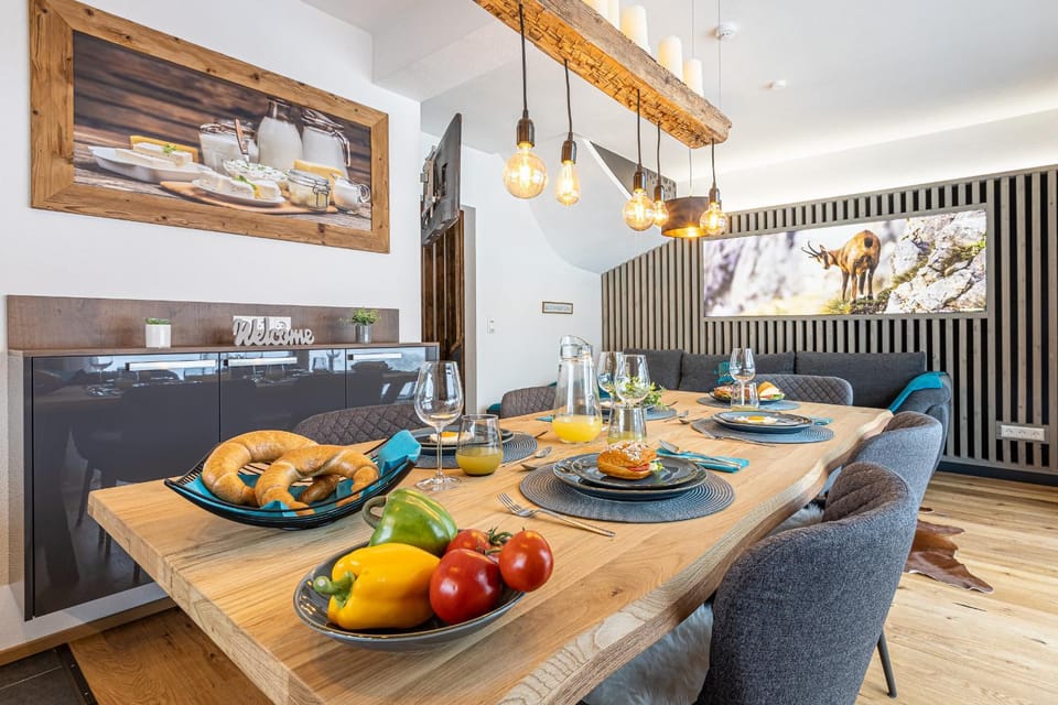Dining area, Food, Food