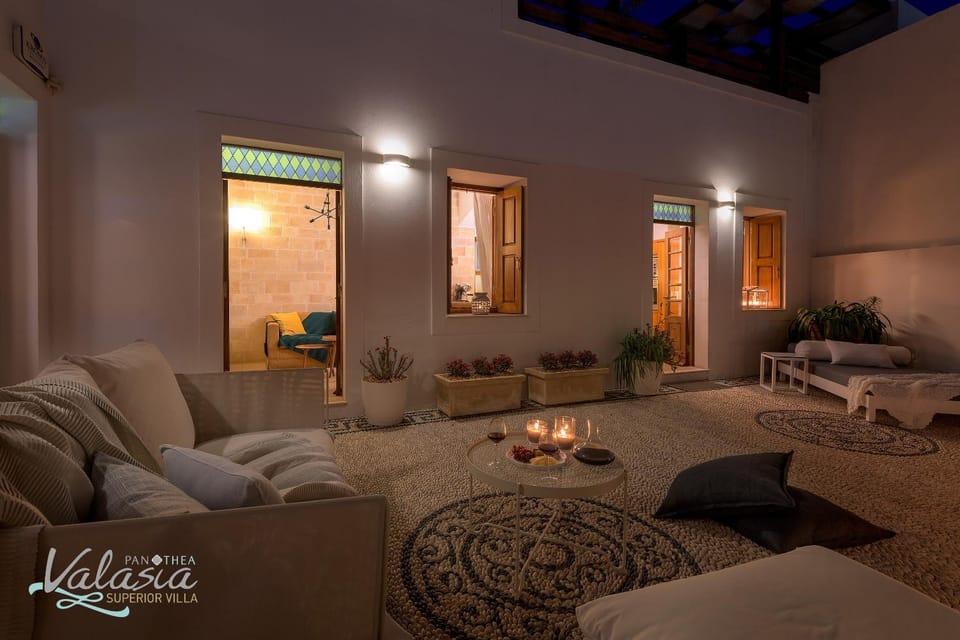 Property building, Summer, Living room, Inner courtyard view, sunbed