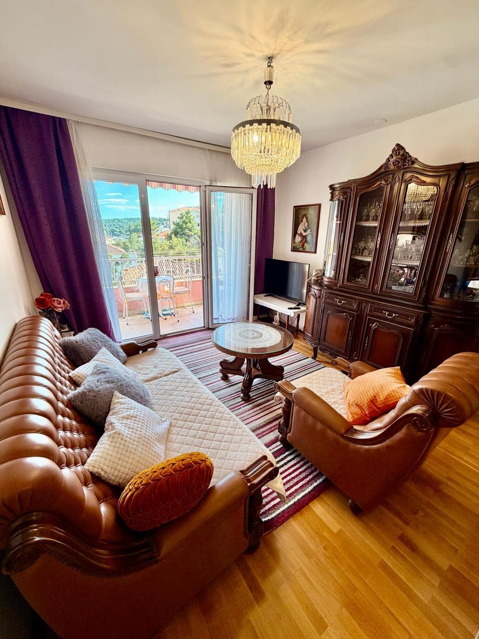 TV and multimedia, Living room, Seating area