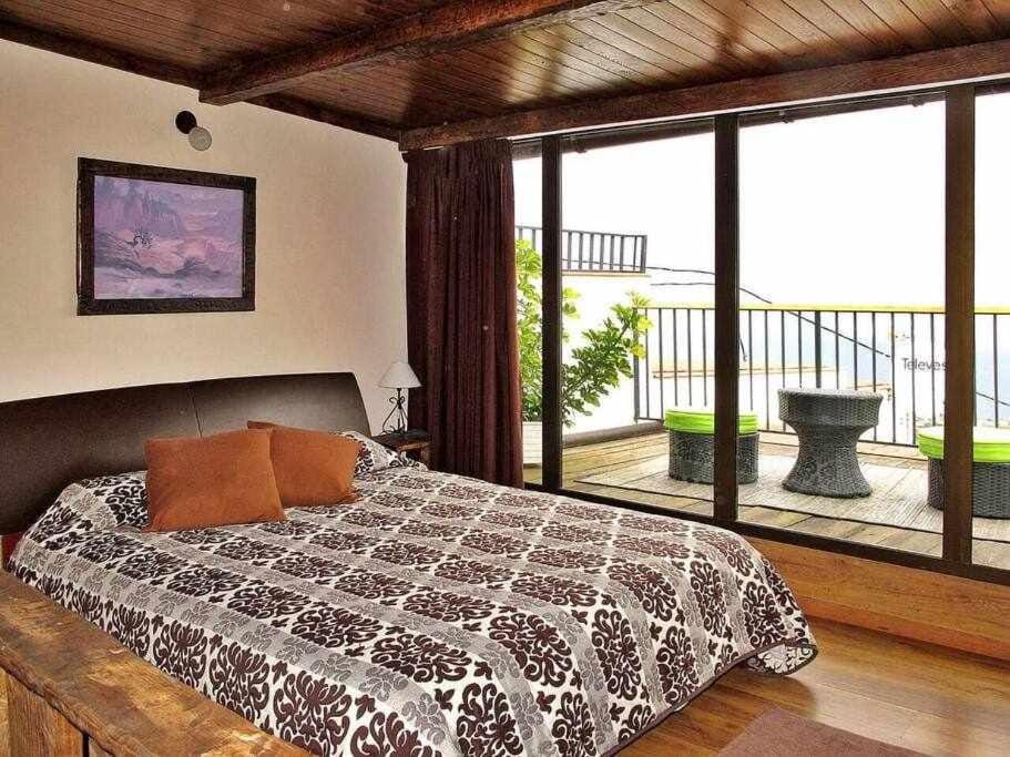 Bed, Balcony/Terrace, Photo of the whole room, Bedroom, Sea view