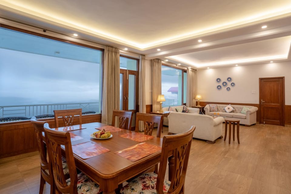 Living room, Dining area, Mountain view, Mountain view