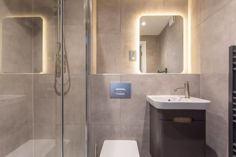 Luxury Penthouse, Minster Views, Terrace & Parking Apartment in York
