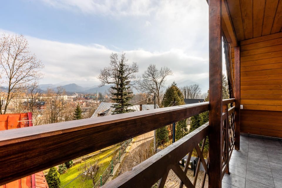 Balcony/Terrace, Mountain view