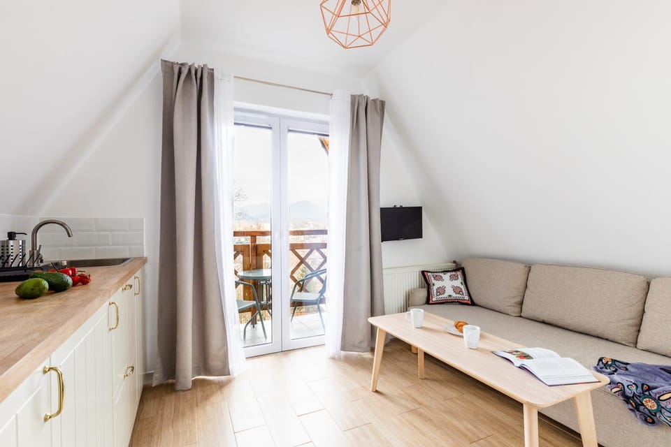 TV and multimedia, Balcony/Terrace, Kitchen or kitchenette, Living room, Seating area