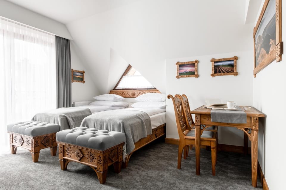 Bed, View (from property/room), Photo of the whole room, Decorative detail, Bedroom, Area and facilities