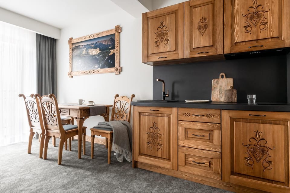 View (from property/room), Kitchen or kitchenette, Other, Decorative detail, Area and facilities