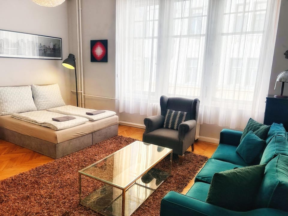 Bed, Living room, Photo of the whole room, Bedroom, towels