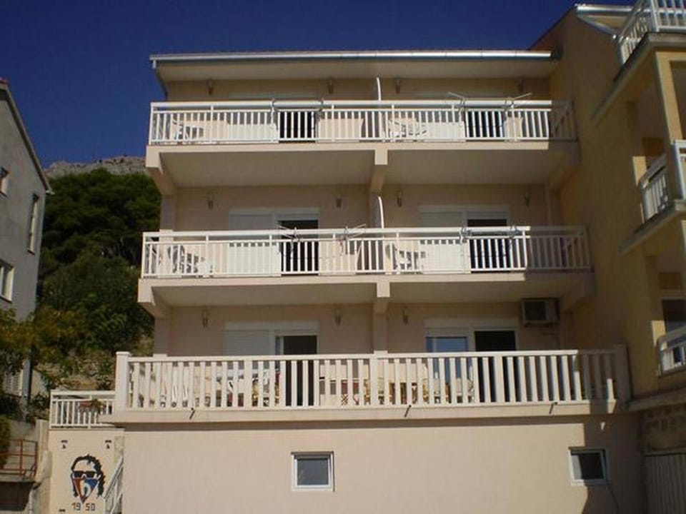 Property building, Facade/entrance, Off site