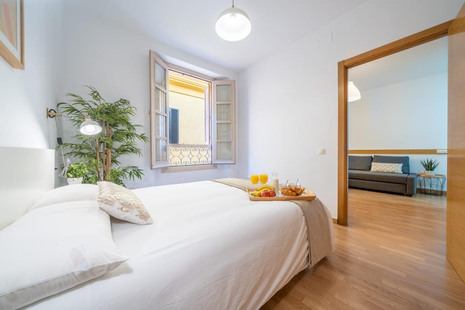 Bed, Photo of the whole room, Bedroom