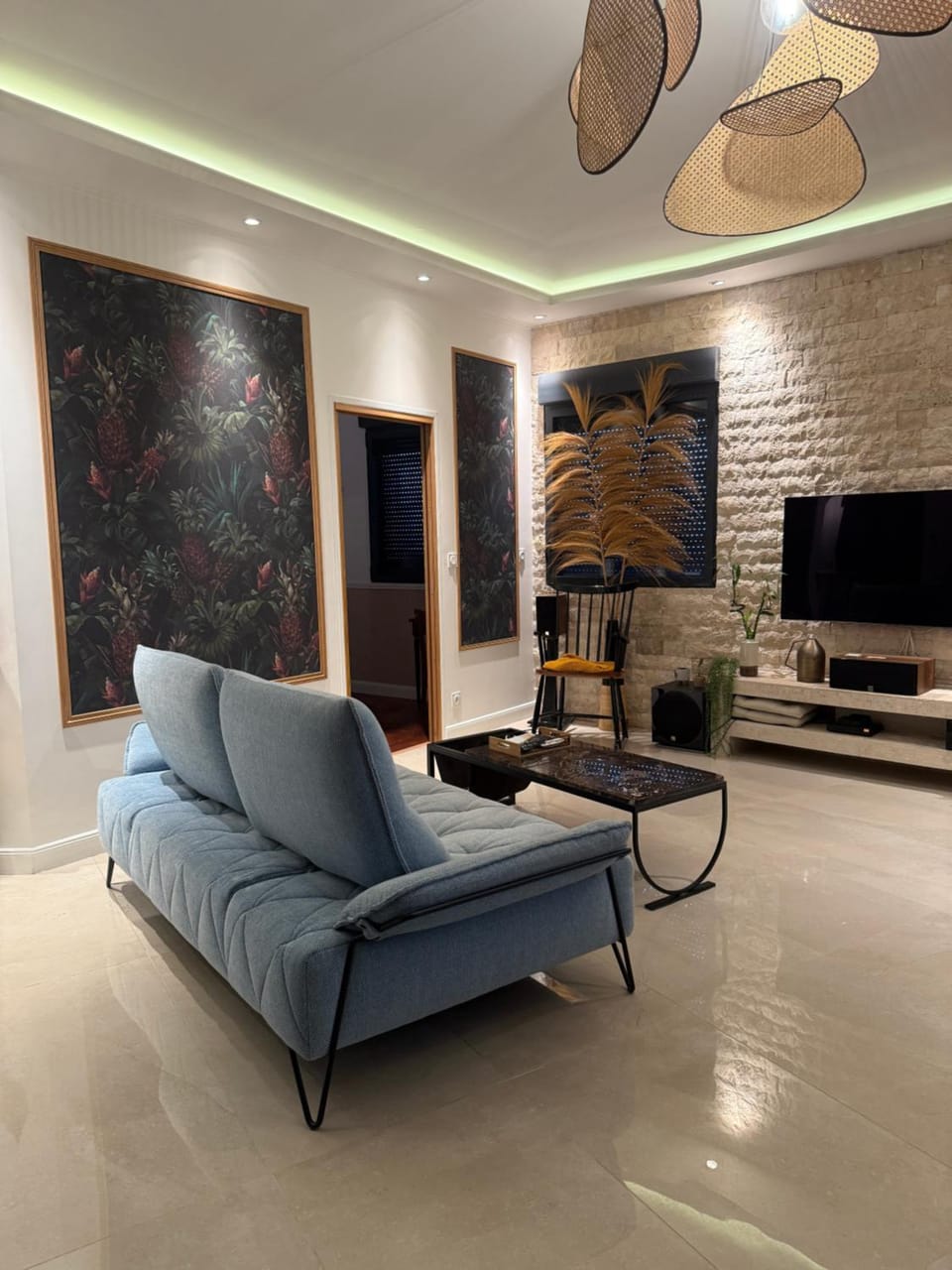 TV and multimedia, Living room