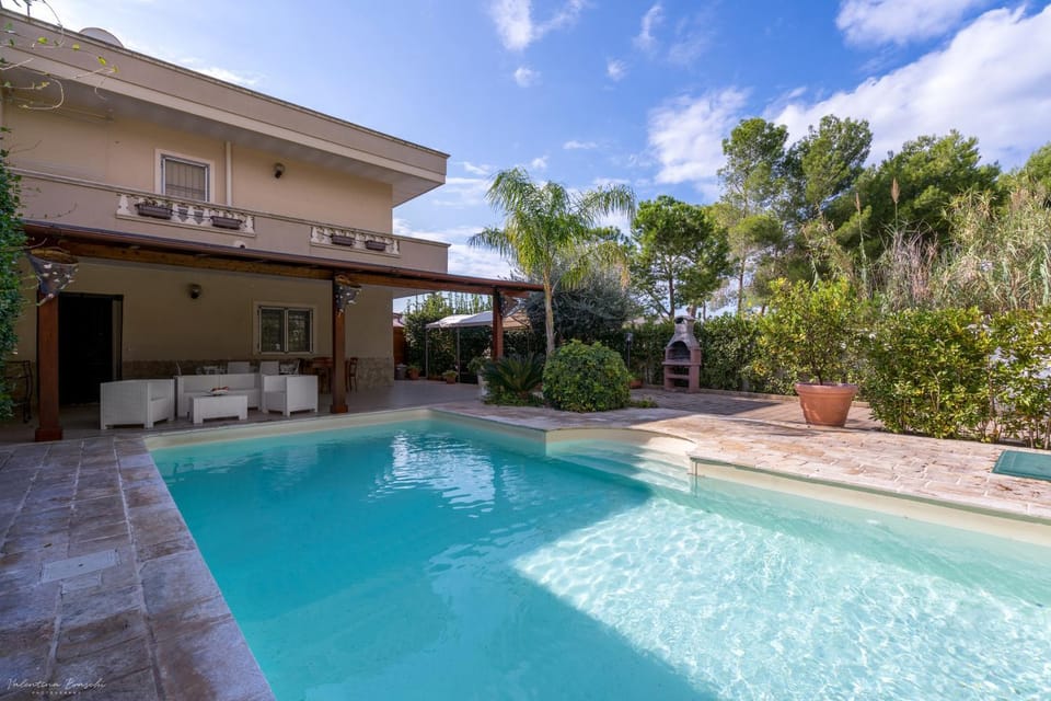 Property building, Swimming pool