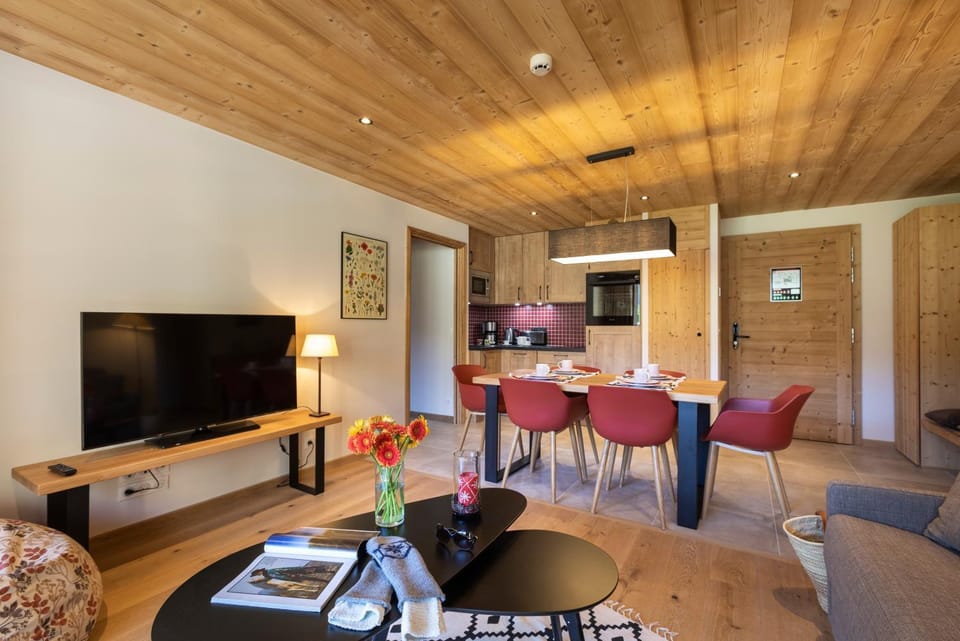 Kitchen or kitchenette, Living room, Dining area