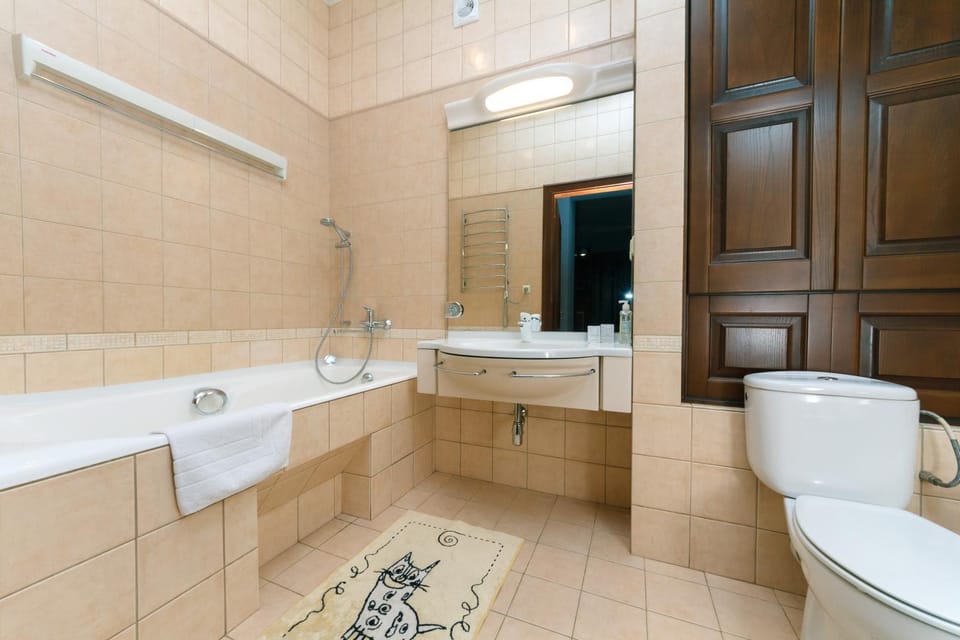 Shower, Toilet, Bath