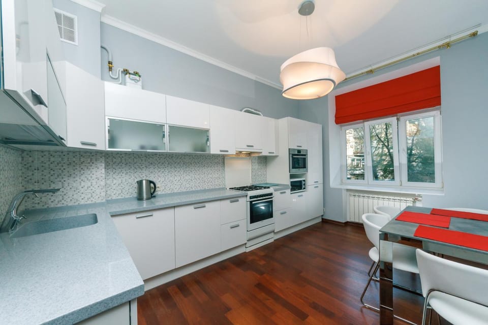 Kitchen or kitchenette, Dining area, pet friendly, stove
