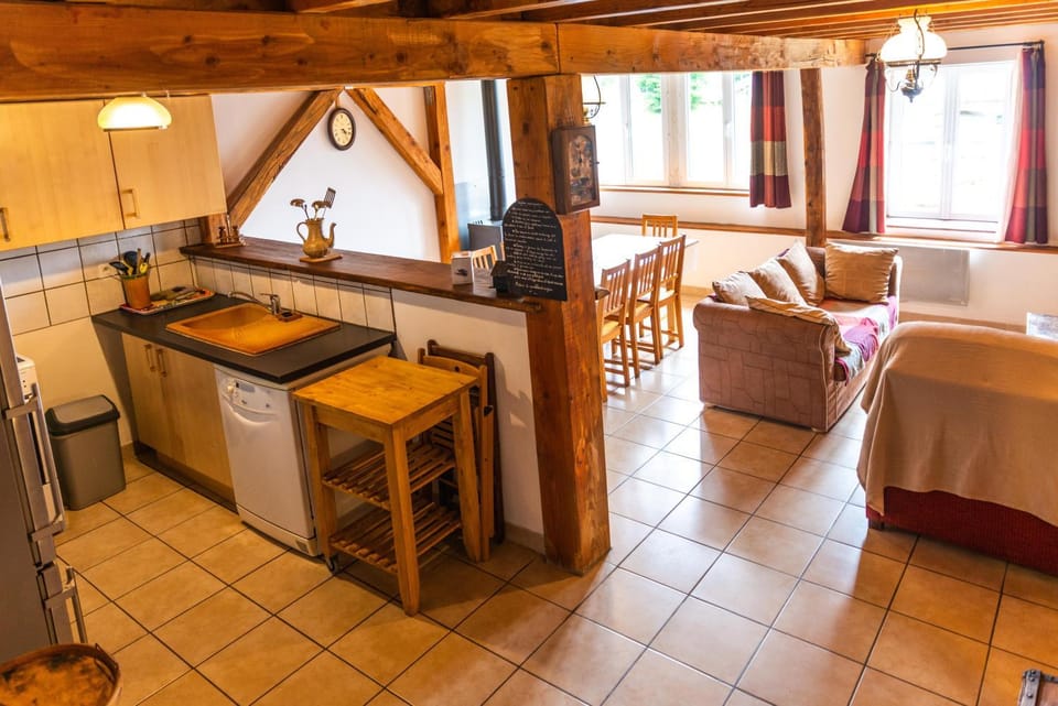 Living room, pet friendly