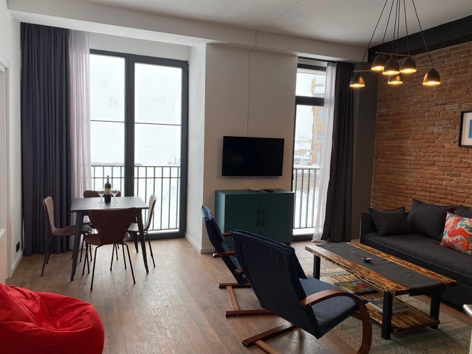 Living room, Seating area, Dining area
