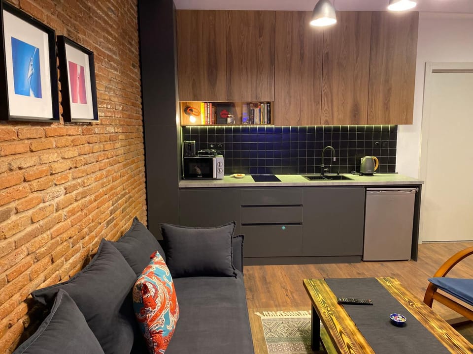 Kitchen or kitchenette, Seating area