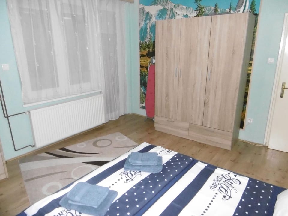 Photo of the whole room, wardrobe