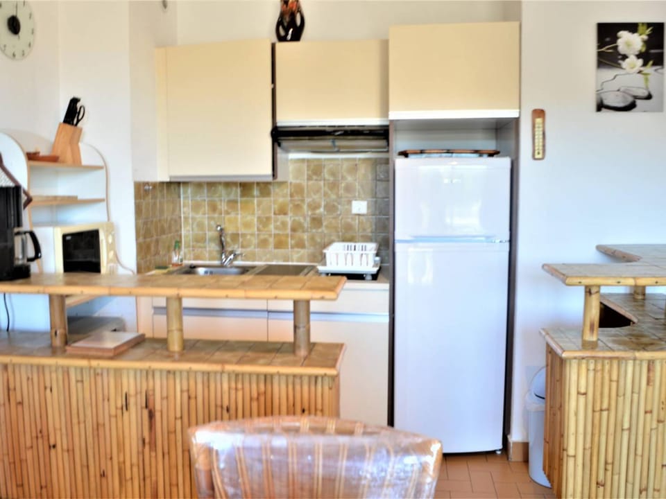 Appartement Climatisé 2P avec Parking, Proche Plage et Commerces à Cavalaire - FR-1-226B-99 Apartment in Cavalaire-sur-Mer