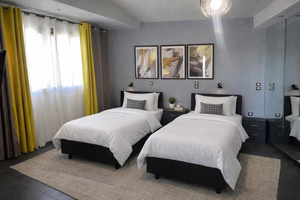 5-Star feel - Luxury penthouse for 4 with huge balcony & view ,8 min from Athens airport Apartment in East Attica Regional Unit, Greece