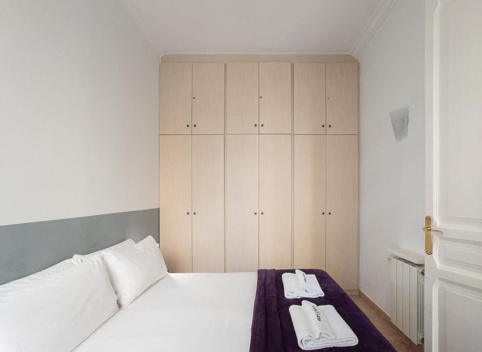 Bed, Photo of the whole room, Bedroom, towels, wardrobe
