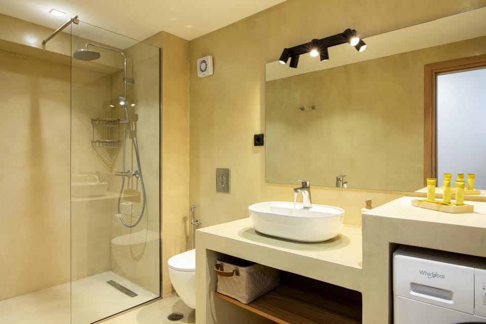 Spitaki Pool House & Spitaki Jacuzzi Deluxe Suite Apartment in Corfu