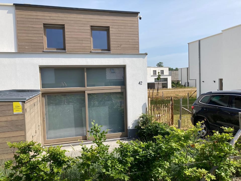 Property building, Parking