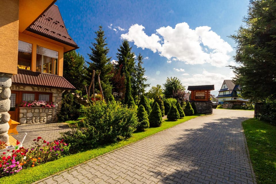 Słoneczny Dworek u Sarnów Apartment in Lesser Poland Voivodeship