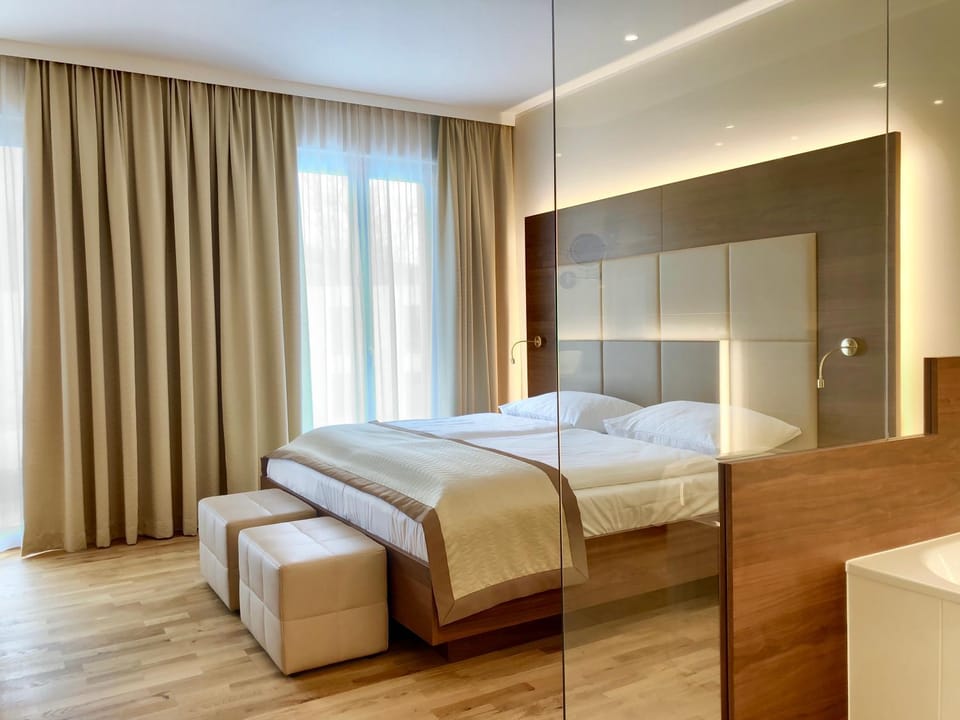 Photo of the whole room, Decorative detail, Bedroom