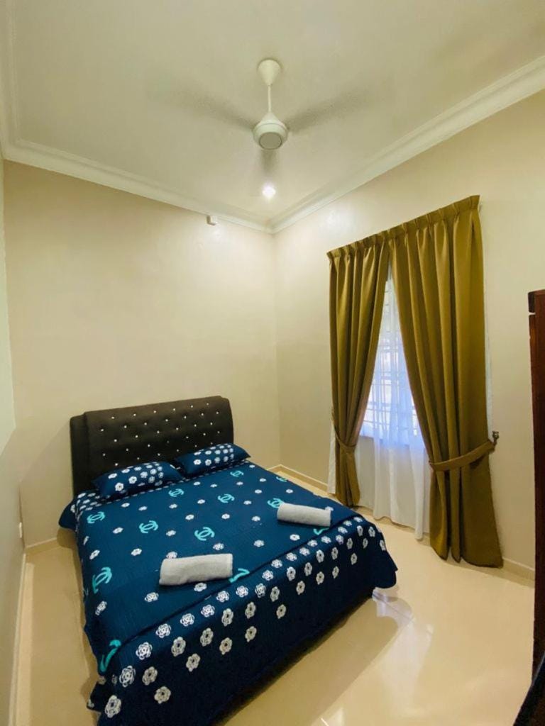 AYAHLONG BEACH GUESTHOUSE House in Terengganu, Malaysia