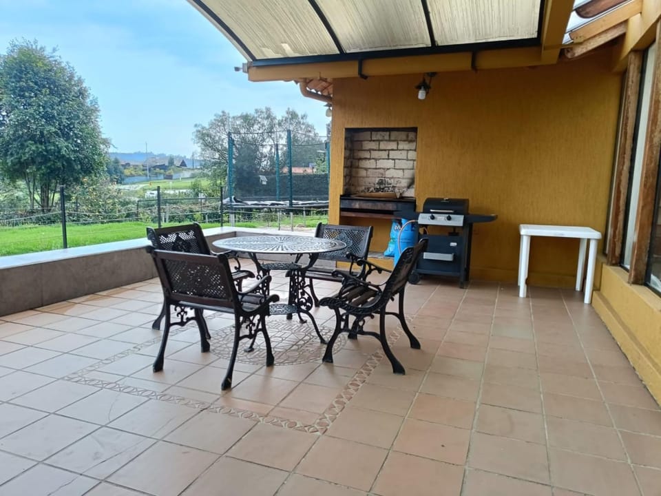 Restaurant/places to eat, Dining area, Breakfast
