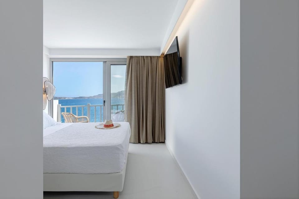 Boho Sapiens Marina - Seagnature, Adamas Port Apartment in Milos