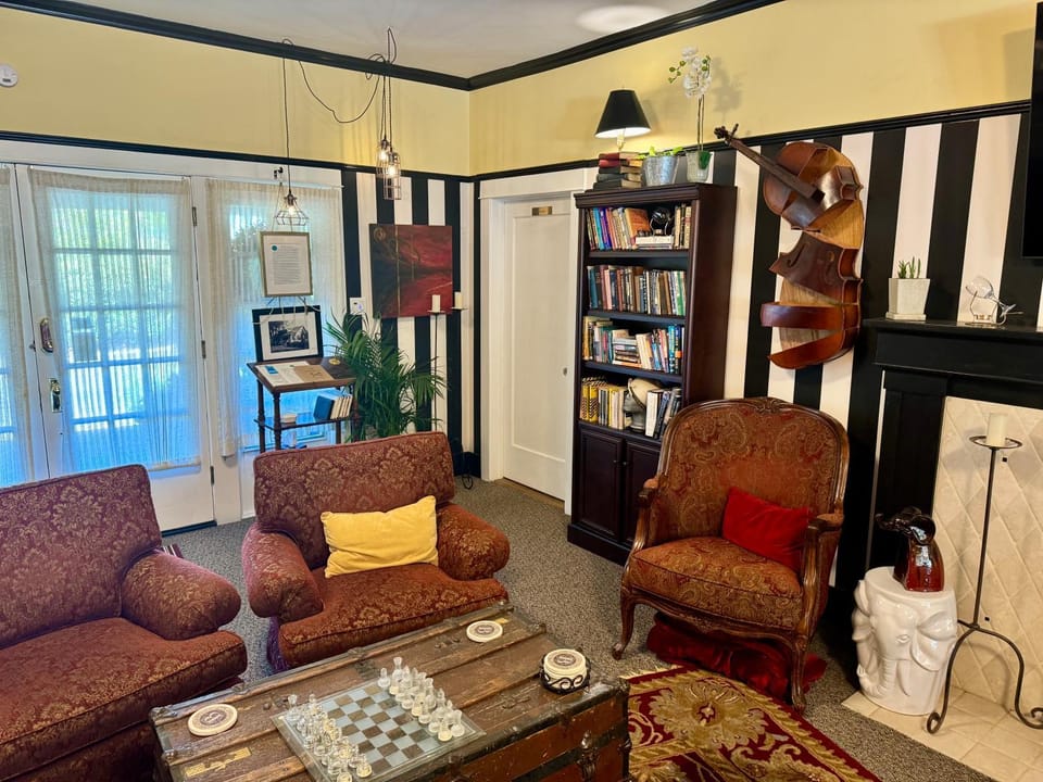 TV and multimedia, Living room, fireplace