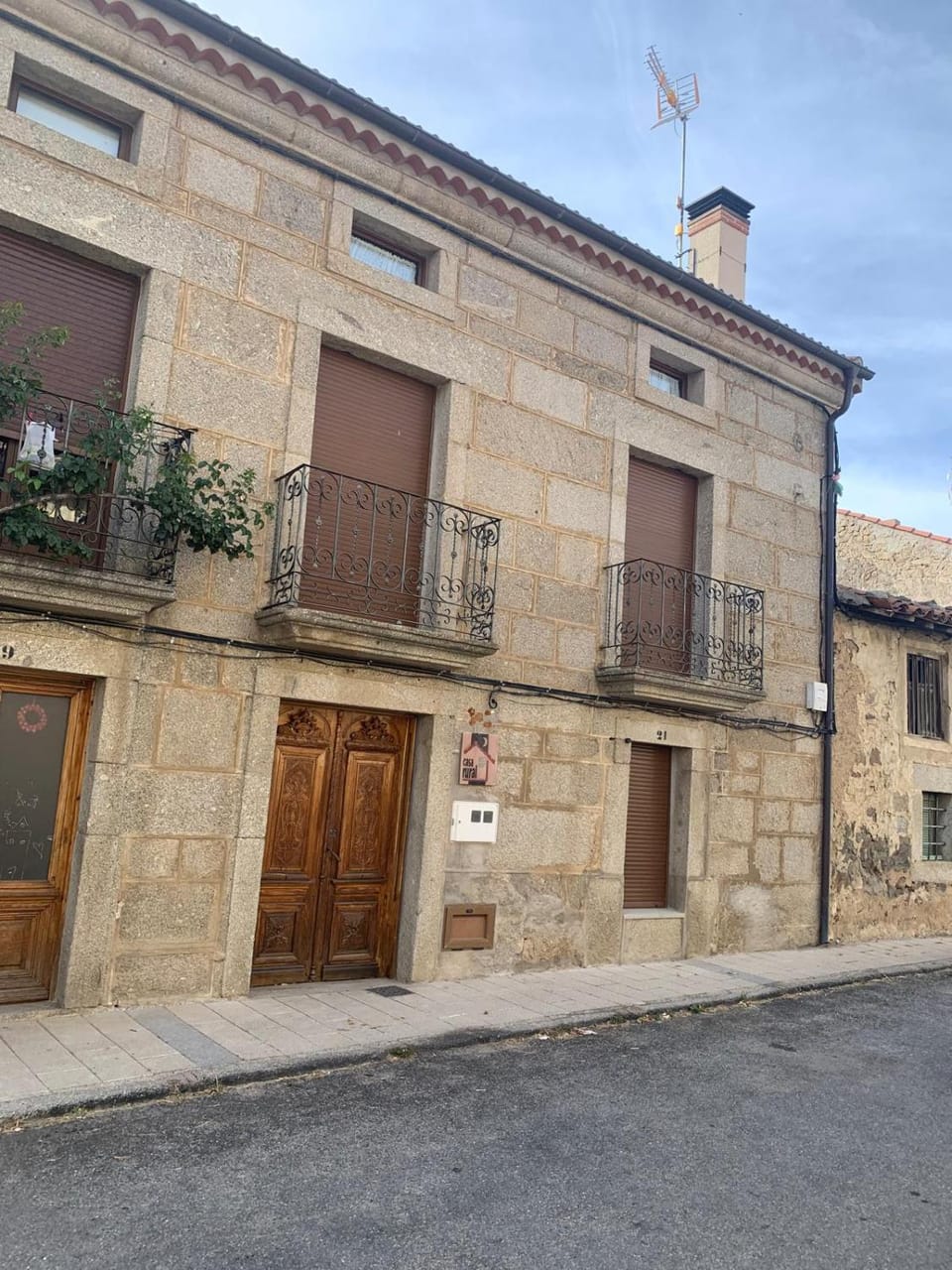 Facade/entrance