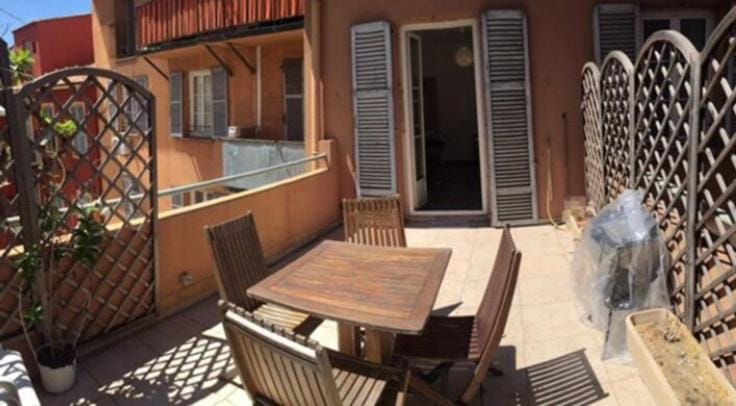 BIG WHITE Apartment in Nice