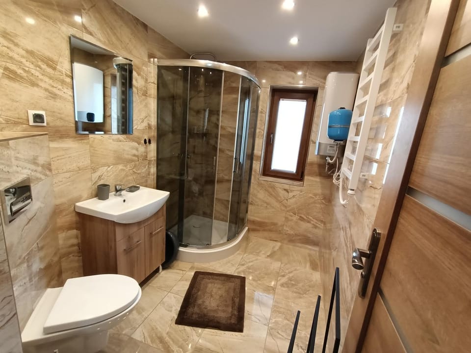 Shower, Toilet, Bathroom