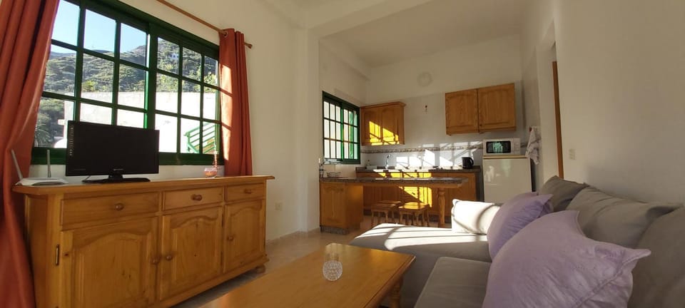 Kitchen or kitchenette, Living room, kitchen