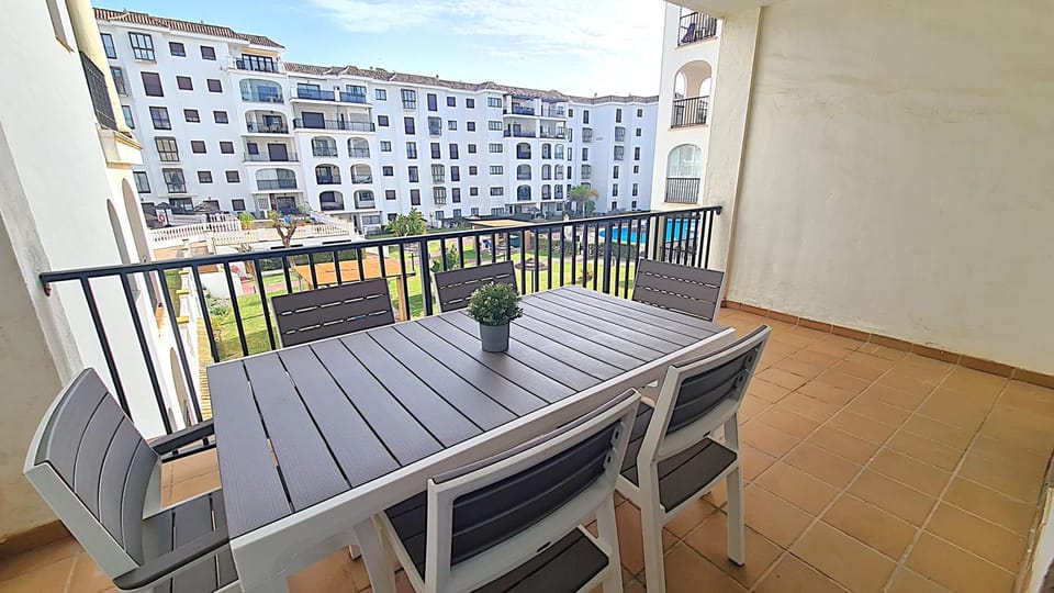 Lovely 2-Bed Apartment in Marina de la Duquesa Apartment in Costa del Sol