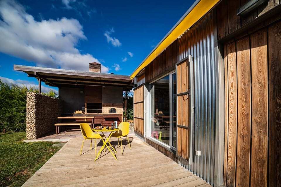 Patio, Facade/entrance, BBQ facilities, Balcony/Terrace