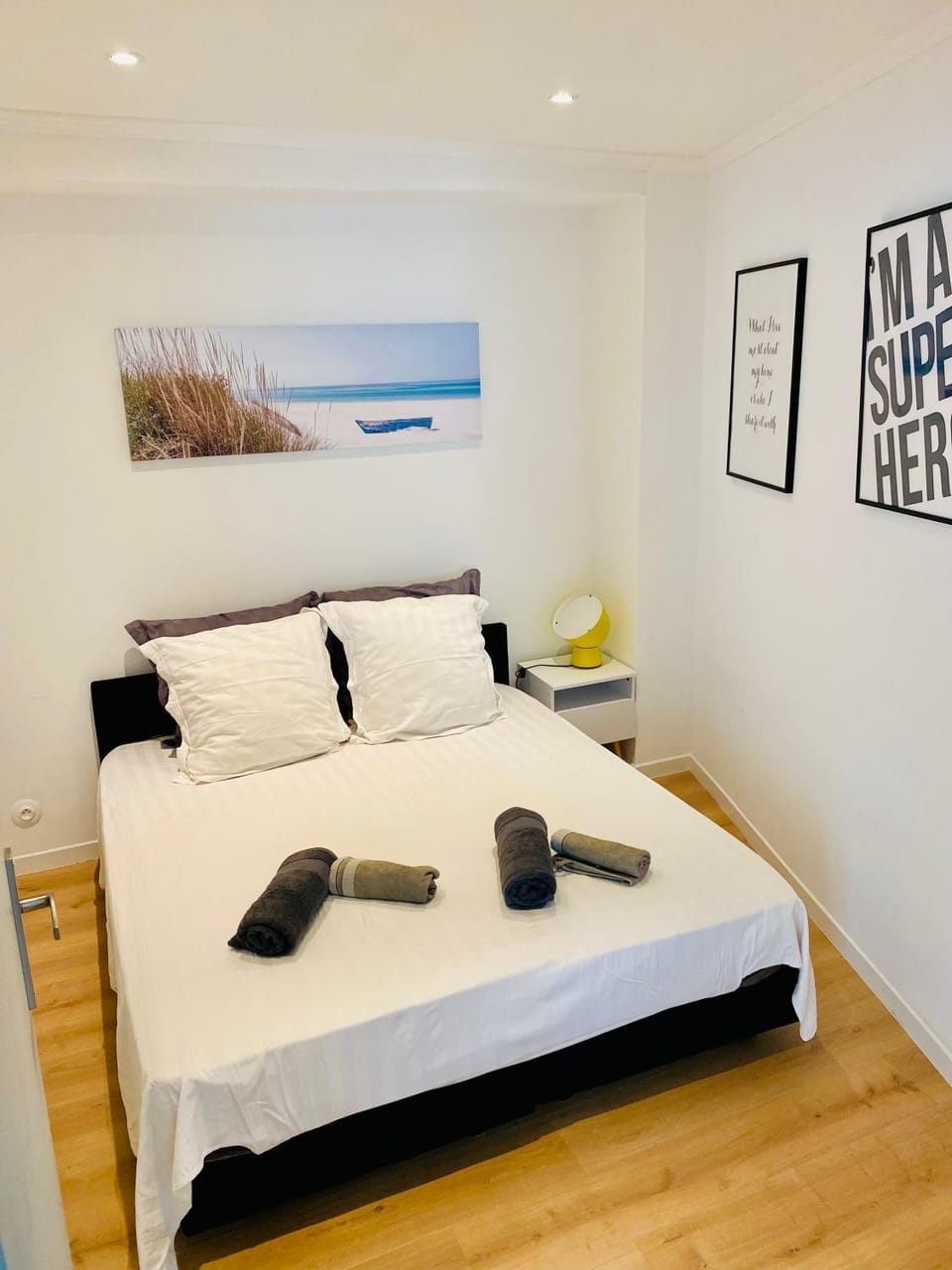 Bed, Photo of the whole room